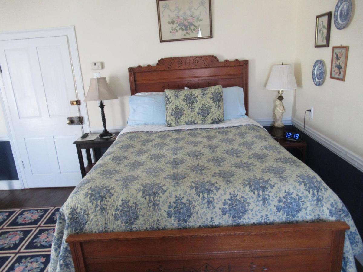 Carrier Houses Bed & Breakfast Rutherfordton Exterior photo