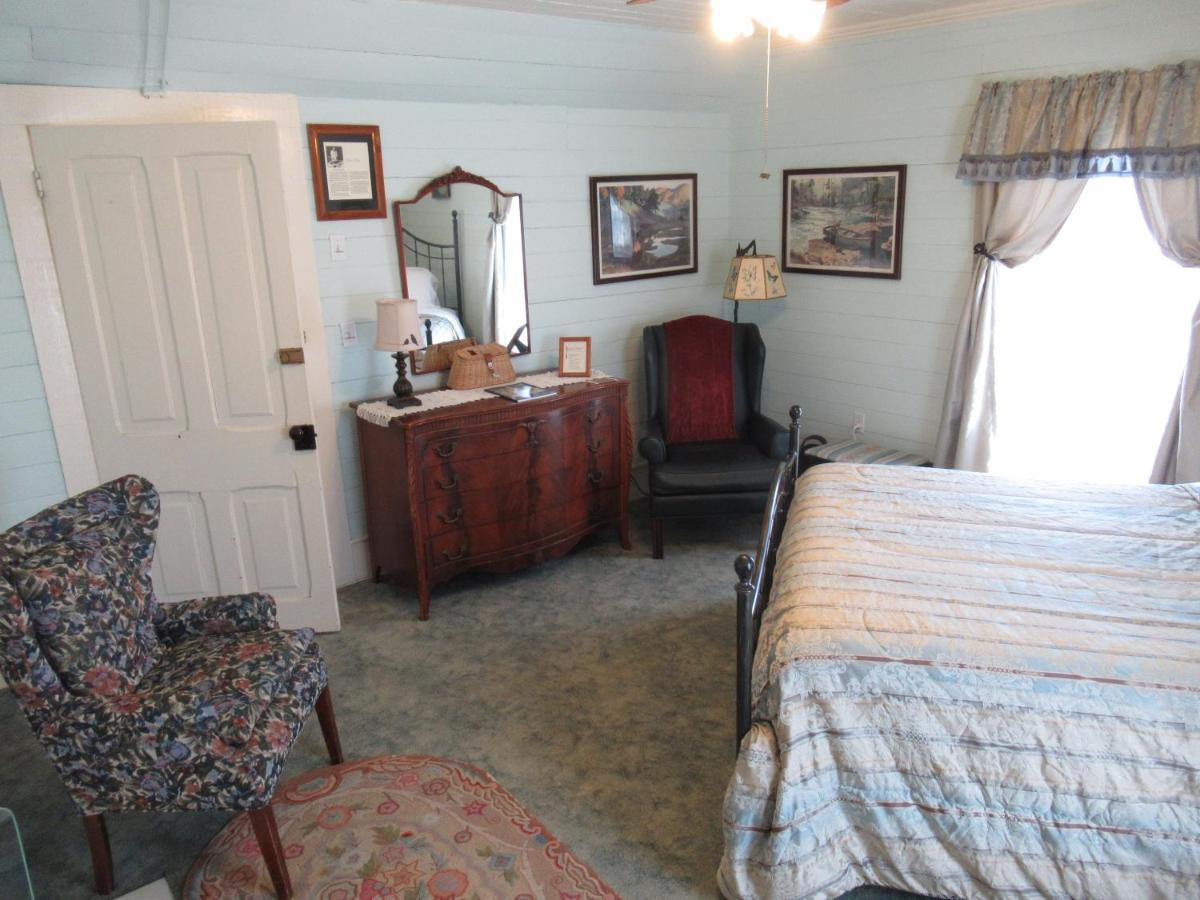 Carrier Houses Bed & Breakfast Rutherfordton Exterior photo